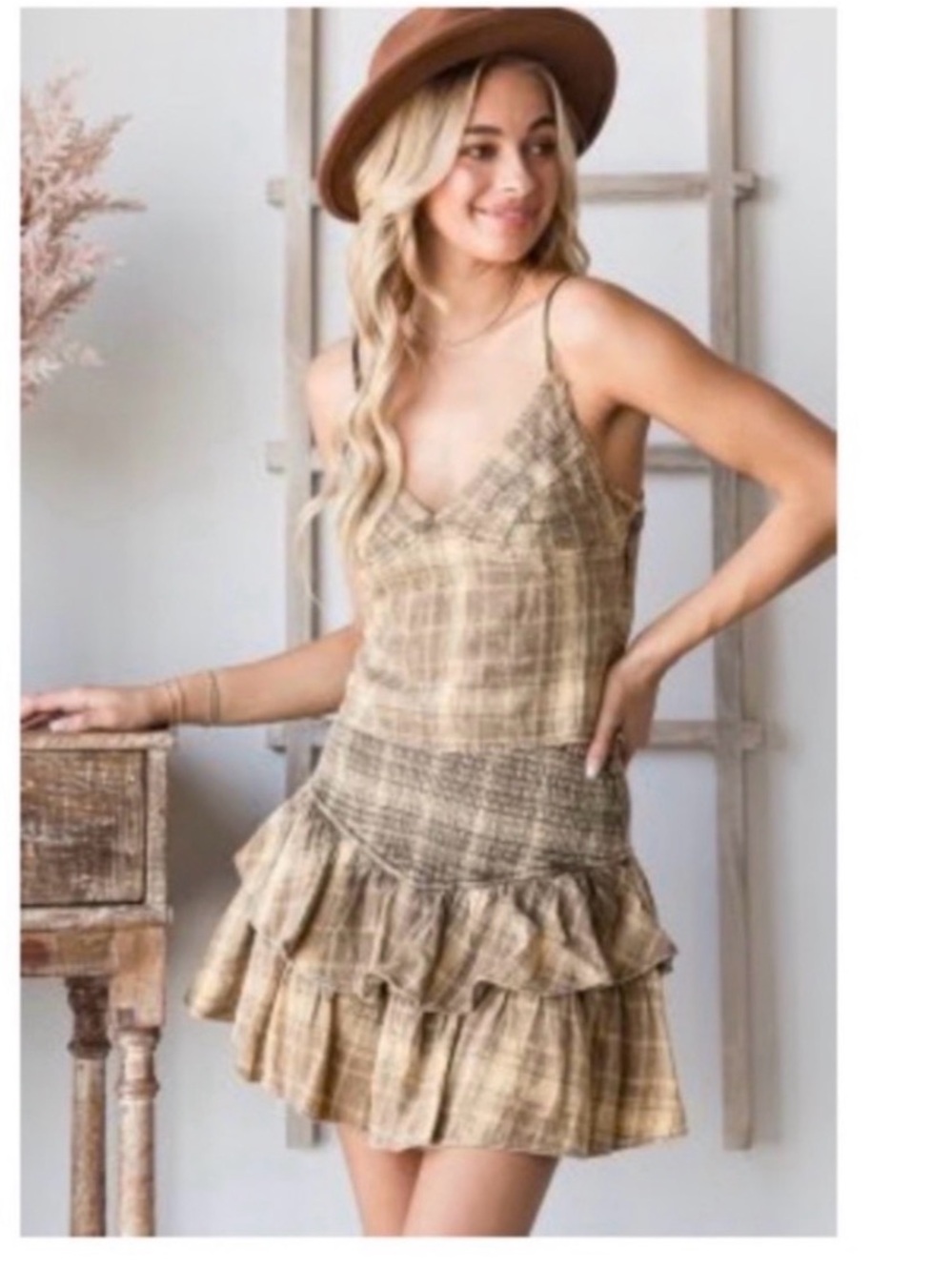 Oli & Hali Plaid Ruffle Skort in Beige and gold